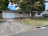 Building Photo - 3 bedroom 1 bathroom single level home!