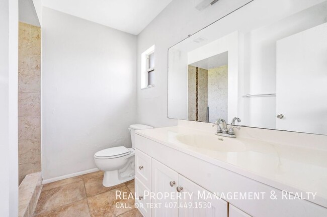 Building Photo - 39 Las Brisas Way