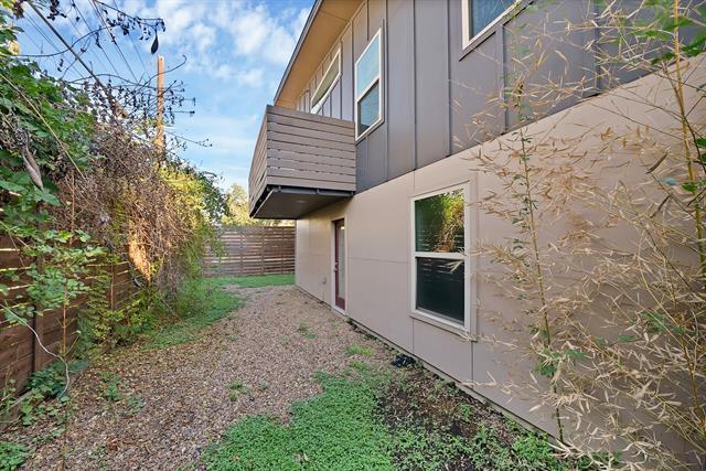 Building Photo - 5841 Oram St