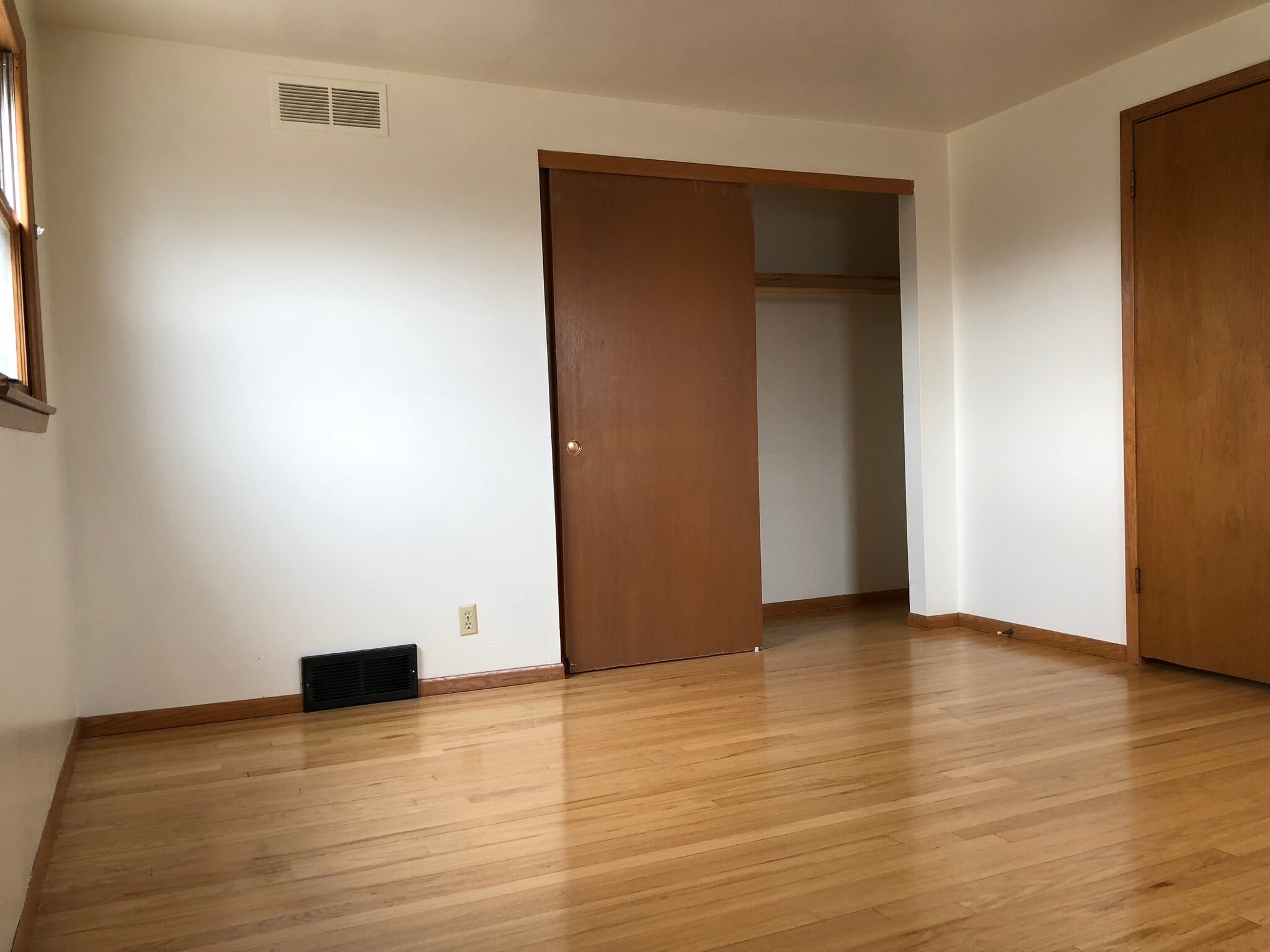 master bedroom - 21440 Jill Ct