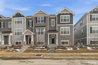 Building Photo - 2117 Yellowstone Blvd