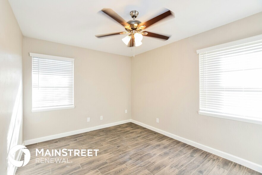 Building Photo - 926 Wateka Way