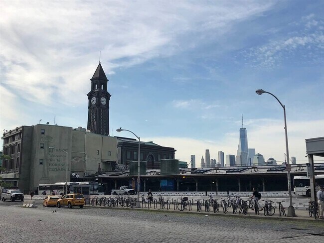 Building Photo - 156 7th St