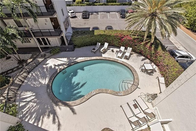 Building Photo - 924 SE 2nd St