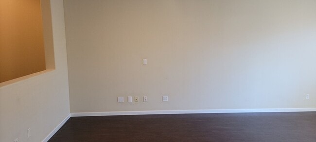 Building Photo - Adorable 2 Bedroom 2 Bath Condo