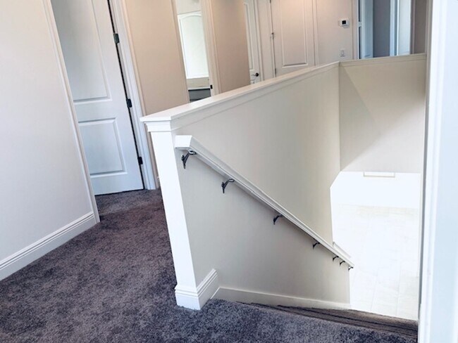 Building Photo - Home For Rent In Saint Cloud with 5 Bedroom/3 Baths