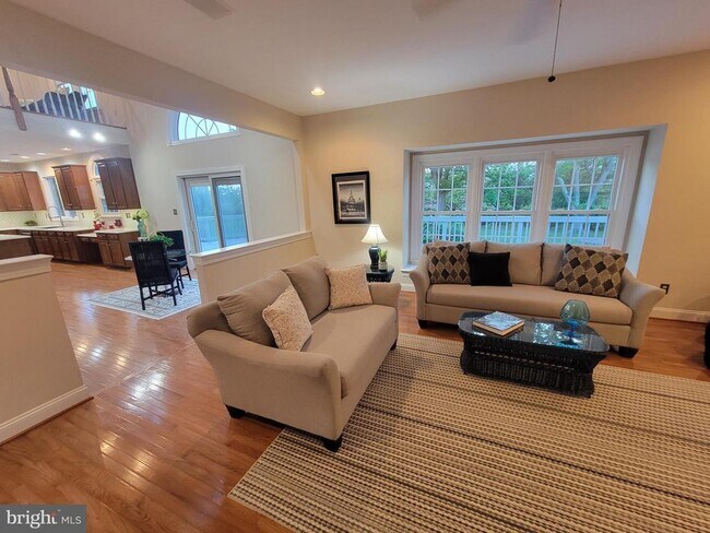Building Photo - 12 Foxview Cir