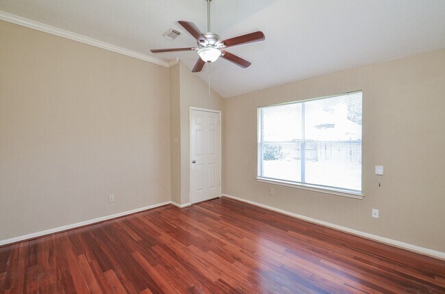 Building Photo - 20430 Drakewood Dr