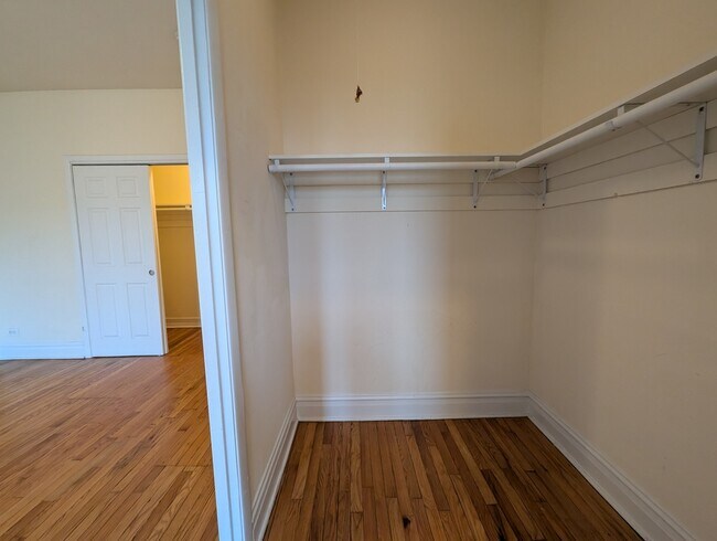 Building Photo - 2704 N Sawyer Ave