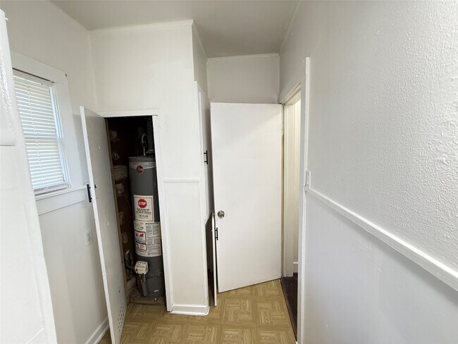 Building Photo - 17119 I-35