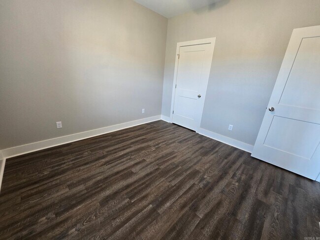 Building Photo - 5009 Springwood Cir