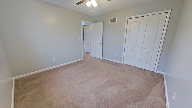 Building Photo - Move-In Ready 2BR Townhouse w/ Central AC & Off-Street Parking