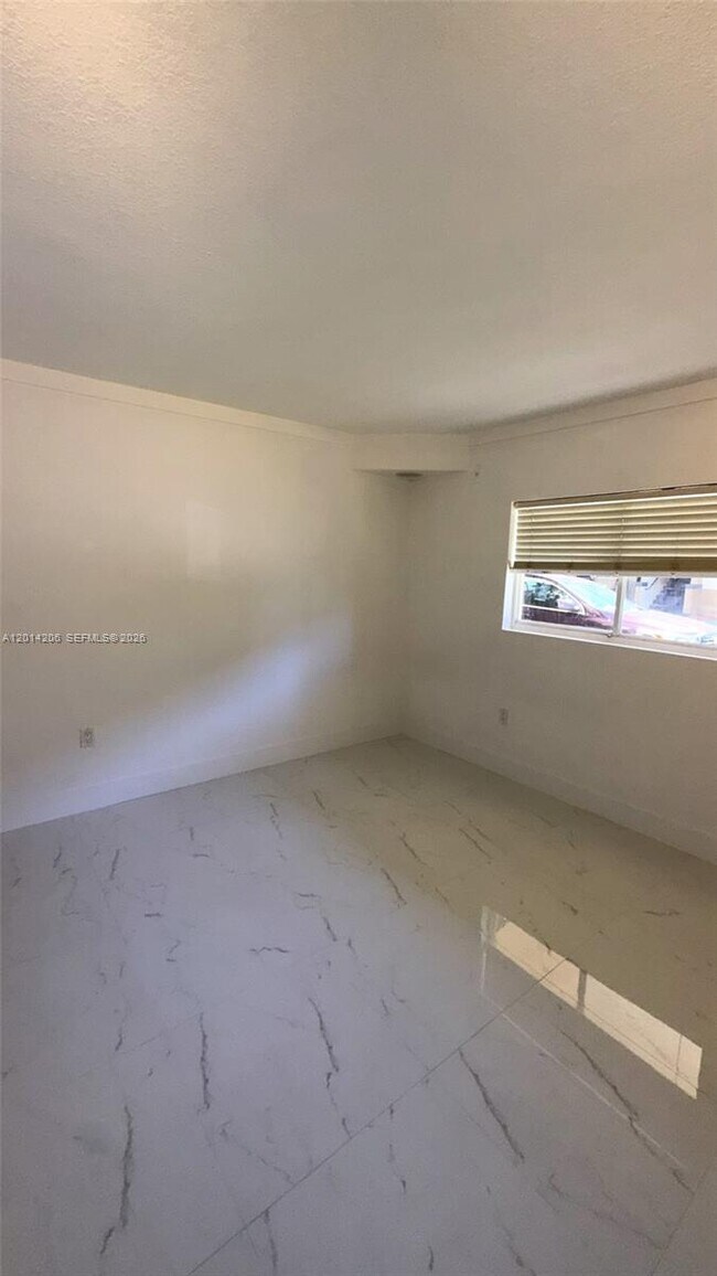 Building Photo - 14910 SW 82nd Terrace
