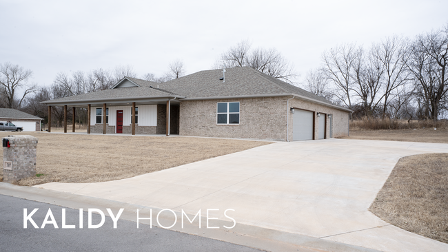 Building Photo - 307 Kirks Holw