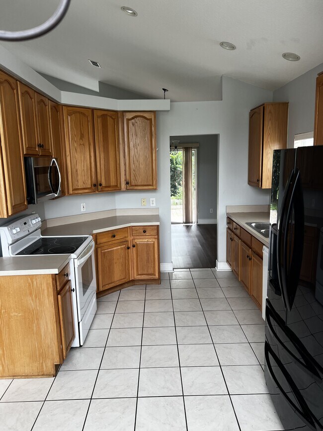 Building Photo - 3235 Falcon Point Dr