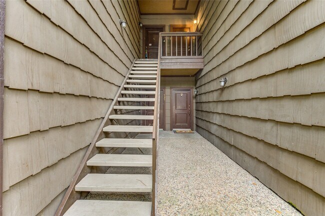 Building Photo - 11711 Memorial Dr