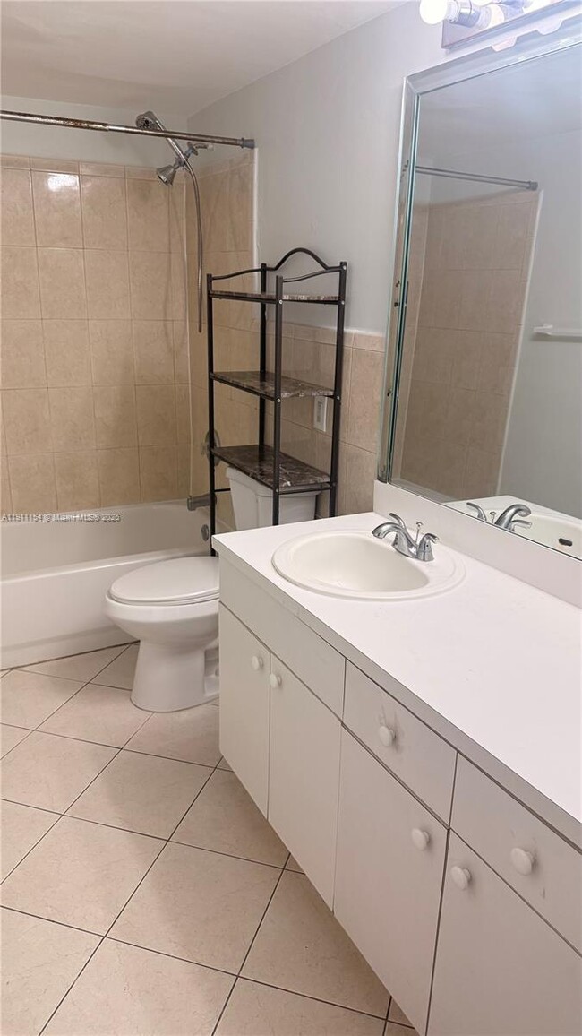 Building Photo - 7430 Miami Lakes Dr