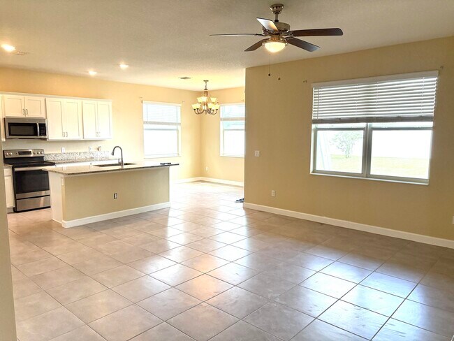 Building Photo - 7962 NW Greenbank Cir