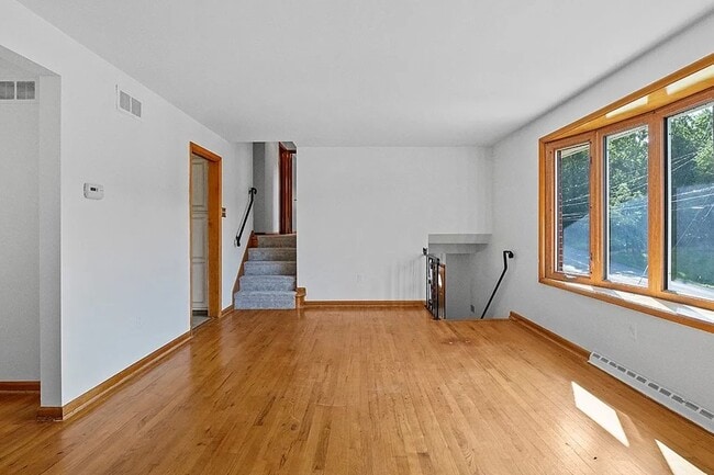 Building Photo - SingleFamily Home