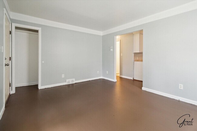 Building Photo - 21320 La Salle Blvd