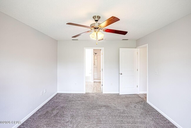 Building Photo - 7154 Riverbrooke St