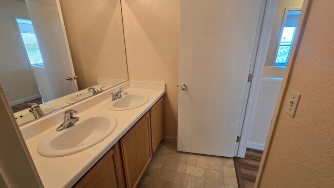 Building Photo - 2 story, 2 car garage, 4 bedroom, All appliances. move in ready home !