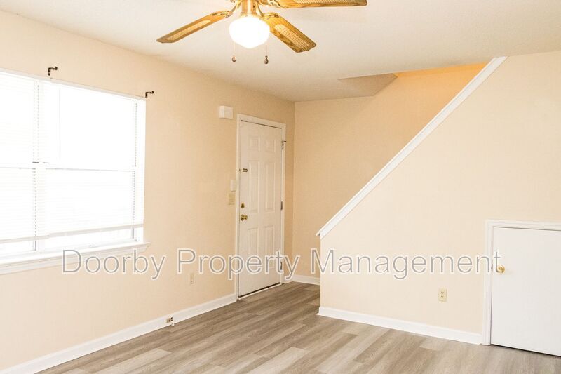 Building Photo - 7808 Holiday Hills Cir