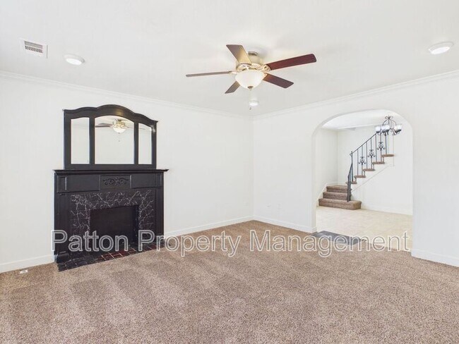 Building Photo - 701 Sunset Terrace