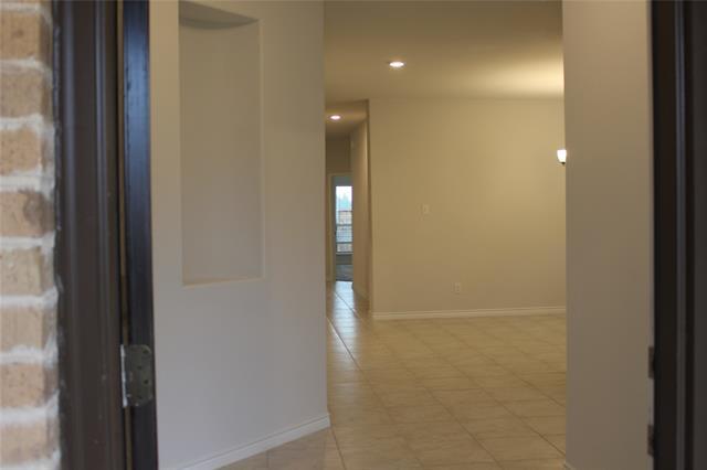 Building Photo - 5010 Flanagan Dr