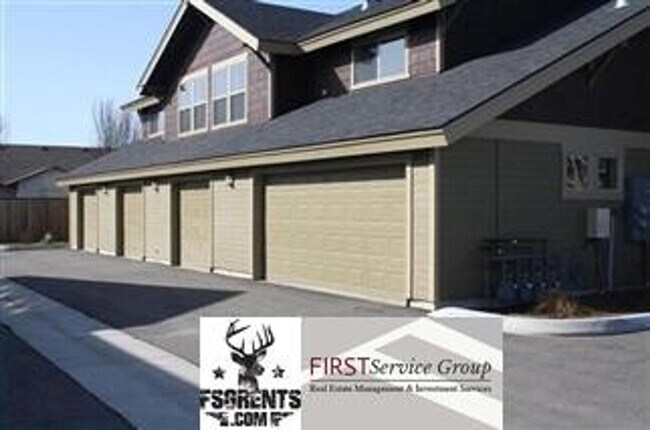 Building Photo - 9938 W Rosecroft Ct