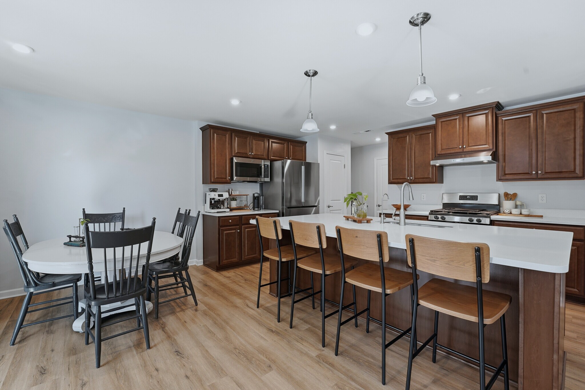 Building Photo - 838 Dean Dr