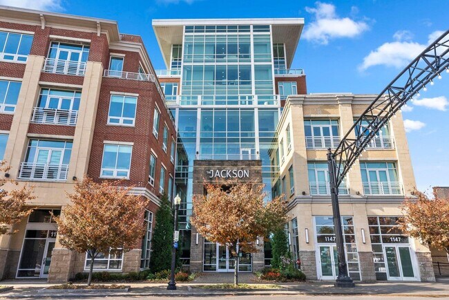 Building Photo - 1145 N High St