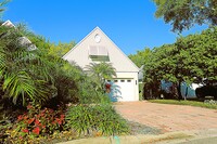 Building Photo - 831 Huntington Ct
