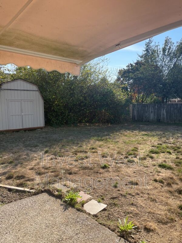 Building Photo - 2313 NE 156th Ave