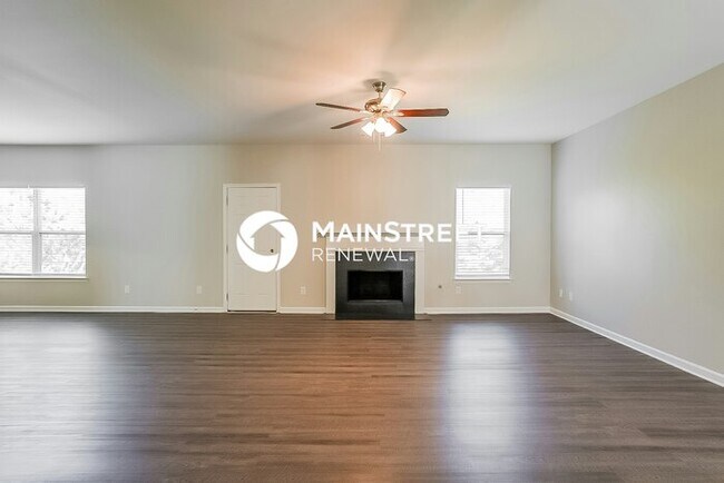 Building Photo - 6 Bedroom Pet-Friendly Home in Lithia Spri...