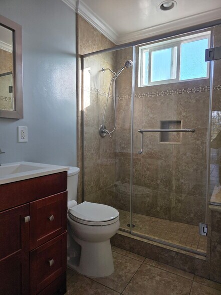 Building Photo - 4126 E 2nd St