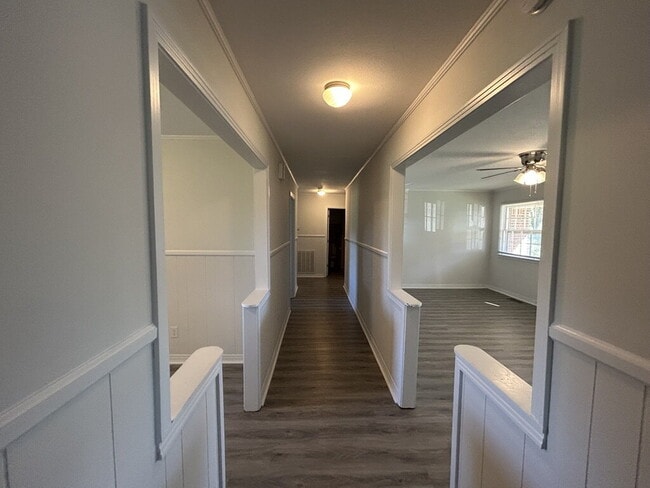Building Photo - 3-Bedroom 2-Bathroom Home with 2 car garage  in Prime Cookeville Location!