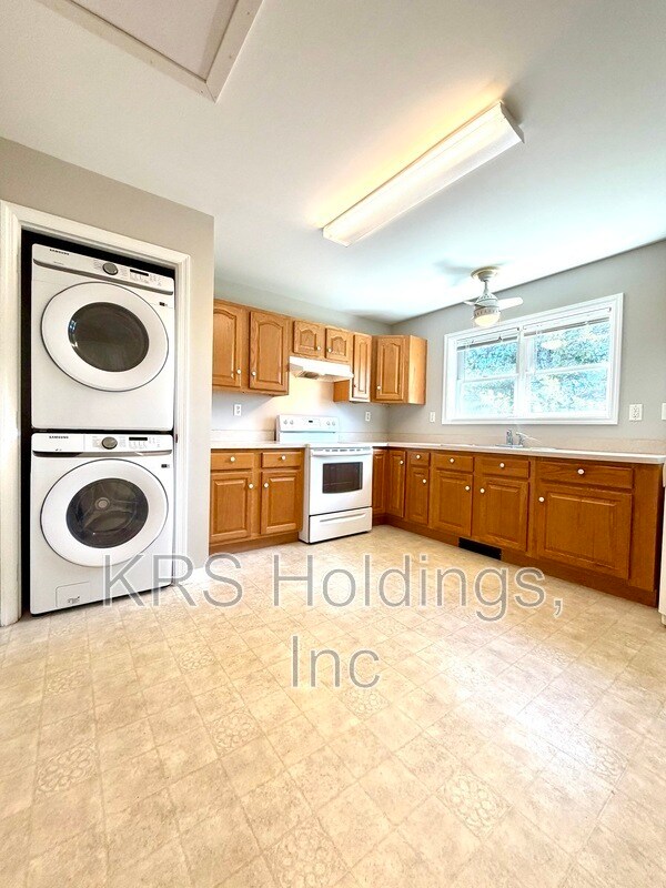Building Photo - 1229 Wood Rd