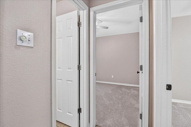 Building Photo - 5114 Spring Brook Dr