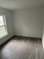 Building Photo - 124 Conway St