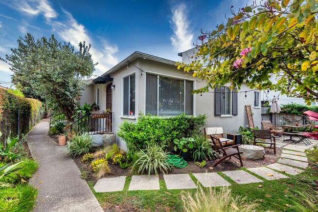 Building Photo - 2339 Abbot Kinney Blvd