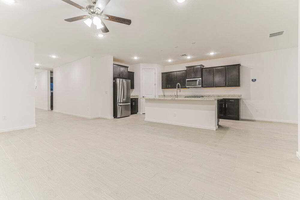 Building Photo - 4576 W Hannah St