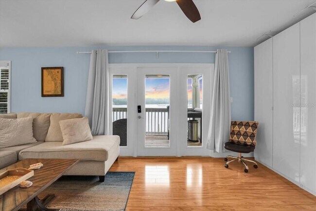 Building Photo - 101 Pompano Dr SE