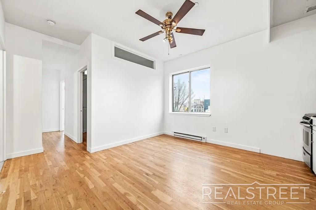 Building Photo - Modern 2-Bedroom Apartment with Private Balcony in Prime Bushwick