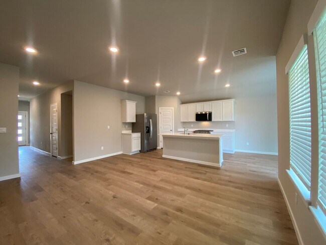 Building Photo - Welcome to your dream rental!!