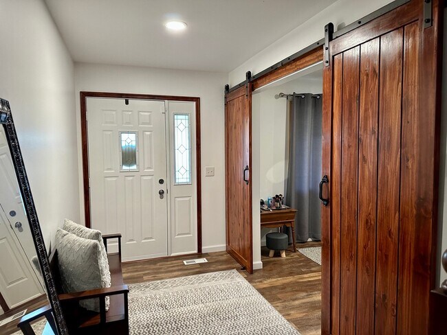 Building Photo - 5345 Wedgewood Dr