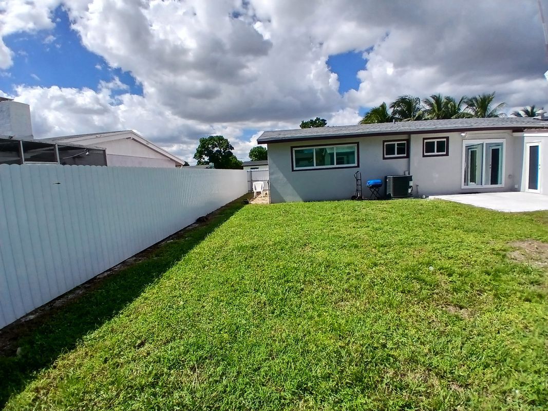 Building Photo - 19731 NW 4th Ave