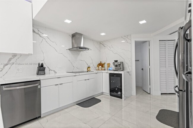 Building Photo - 8740 NW 153rd Terrace