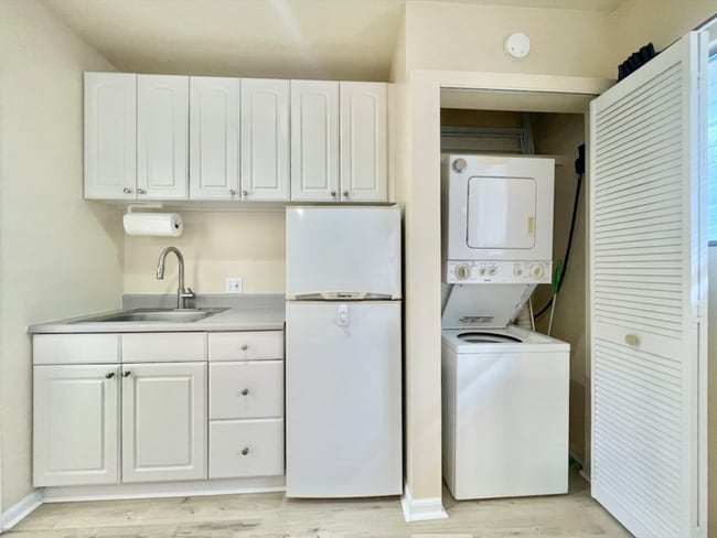 Building Photo - 6741 Hawaii Kai Dr