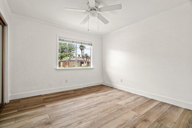 Building Photo - 912 N Camino Condor
